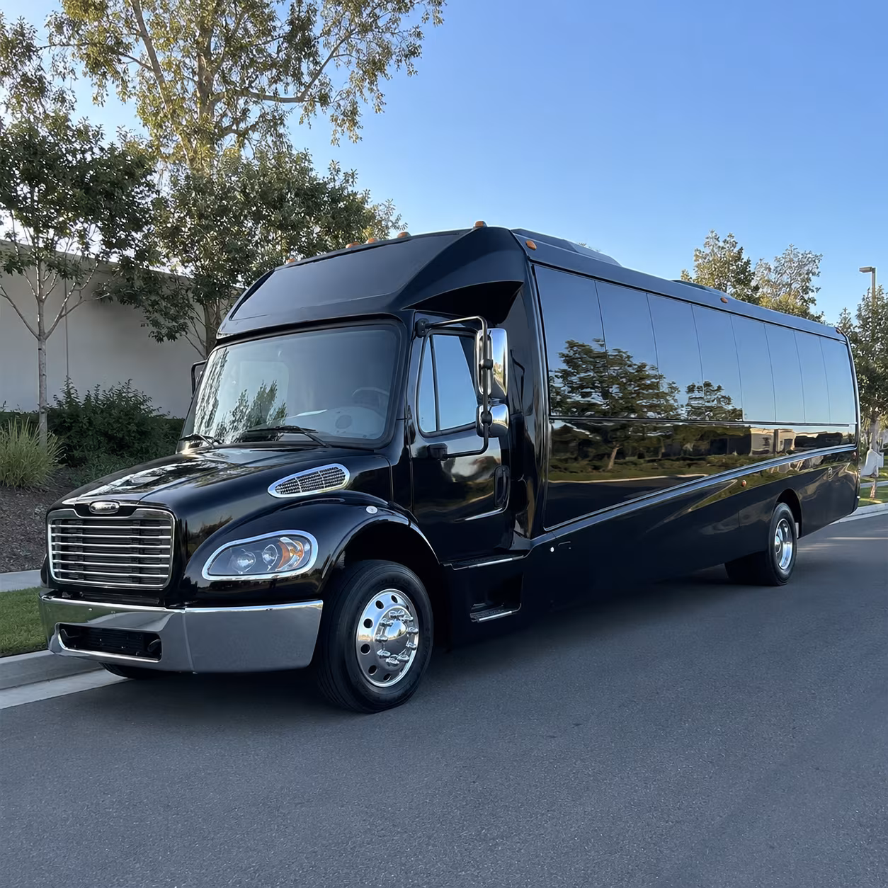 burbank 18 passenger minibus