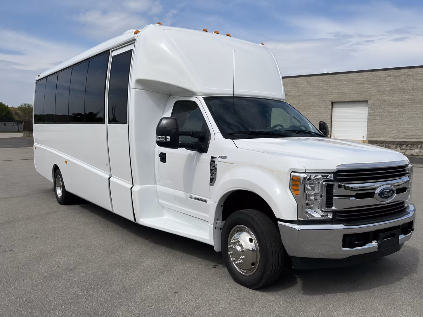 charter buses for museum field trips from burbank schools