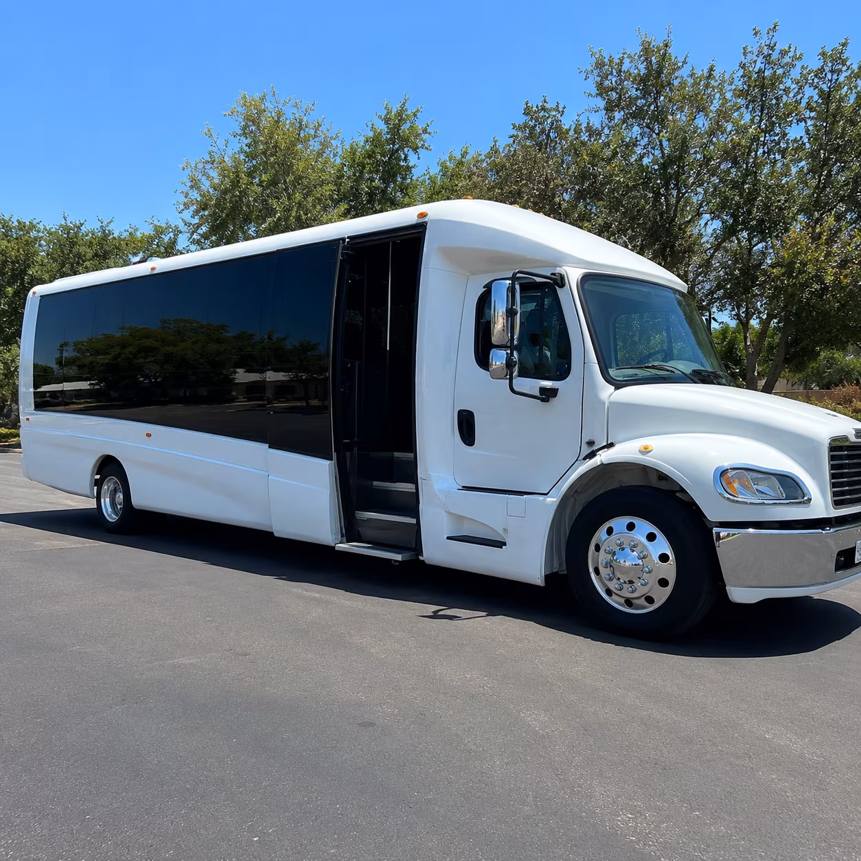 concert and sporting event buses from burbank